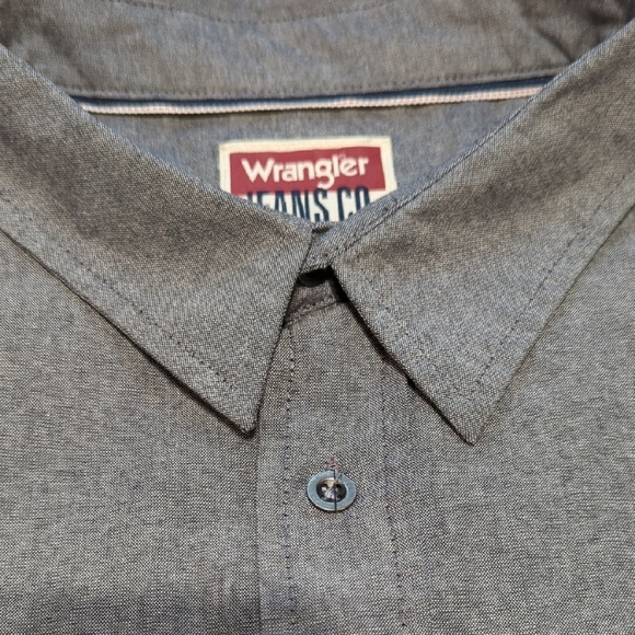 Wrangler Men's Charcoal Button-Down Shirt - Picture 2 of 12